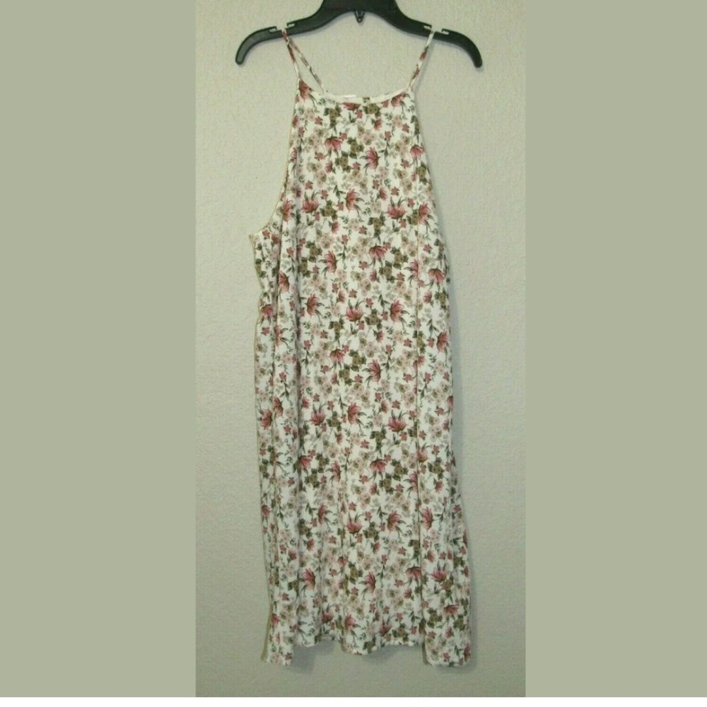L NWT Everly Floral Shift Dress